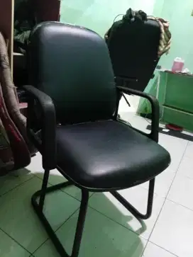 Kursi kantor kondisi masih oke
