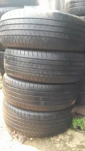 Ban copotan lexus Bridgestoen duller H/L 235/55 R20 80% 2022..4pcs