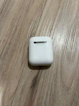 AirPods Gen 2 [WANT TO SELL]