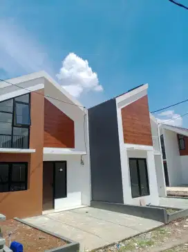 Rumah dekat ke stasiun Depok lama. 175 JT , akses mobil. SHM.