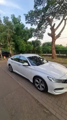 Dijual Honda Accord 2020