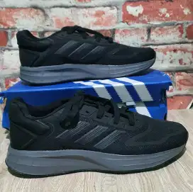 Sepatu adidas hitam