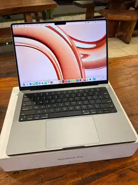 Macbook Pro M3 2023 14”Inch Ram 8/1TB Garansi Resmi Mei 2025