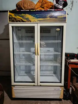 DIJUAL SHOW CASE 2 PINTU GASSIO GSC-688 SECOND