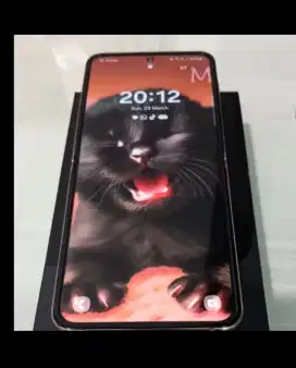 Samsung Z Flip 4 256 GB Kondisi istimewa