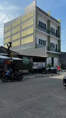 Dibutuhkan pegawai toko bangunan