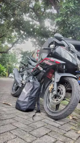 YAMAHA R15 2015