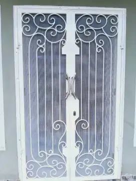 Teralis pintu klasik/ minimalis