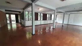 Bangunan ex Resto/Caf&#xe9; di Jl. Dr. Djundjunan, Pasteur