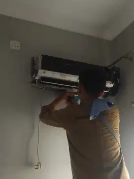 Jasa servis AC & instalasi pemasangan & perbaikan AC rusak