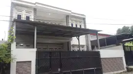 Rumah 2 Lantai Cantik Dan Terawat Baik Di Kavling DKI Cipedak, Jagakar