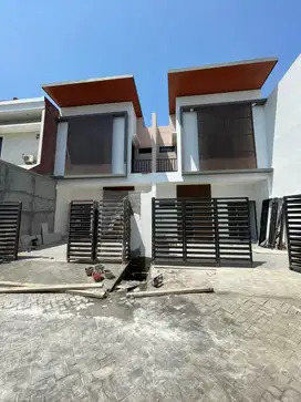 DIJUAL RUMAH KEMBAR 2 lantai BARU GRESS MODERN SIAP HUNI Sutorejo Timu