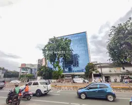 Gedung Kantor 8 Lantai di daerah Buncit Raya