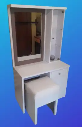 Meja rias. Meja rias wanita.
