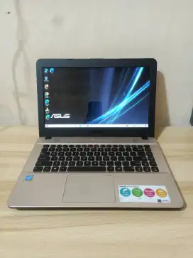 Laptop Asus siap pakai