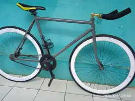 Sepeda fixie masih mulus