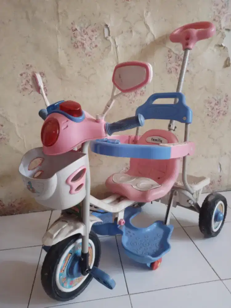 Sepeda anak balita