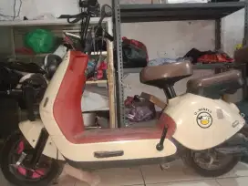 Sepeda listrik u-winfly