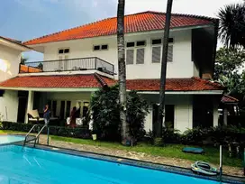 Dijual Rumah Townhouse Plus SwimingPool Siap Huni startegis dimenteng