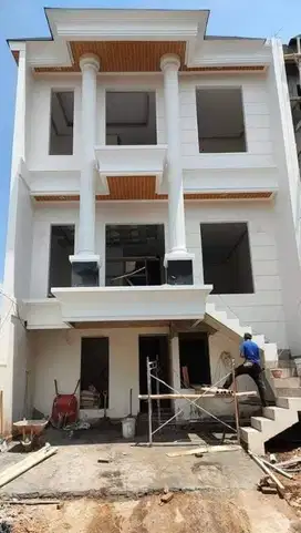 RUMAH MEWAH 3 LANTAI DI BTP MAKASSAR