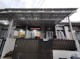 Kanopi baja ringan