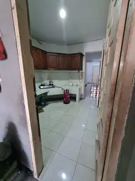 Ciamik Rumah Cocok Untuk Kantor Siap Huni Lokasi Pucang Anom