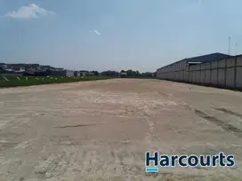 Tanah kering siap bangun dekat pintu toll Klodran Solo