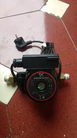 pompa boster grundfos UPA 15-90