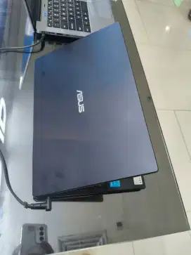 Kredit laptop Asus vivobook