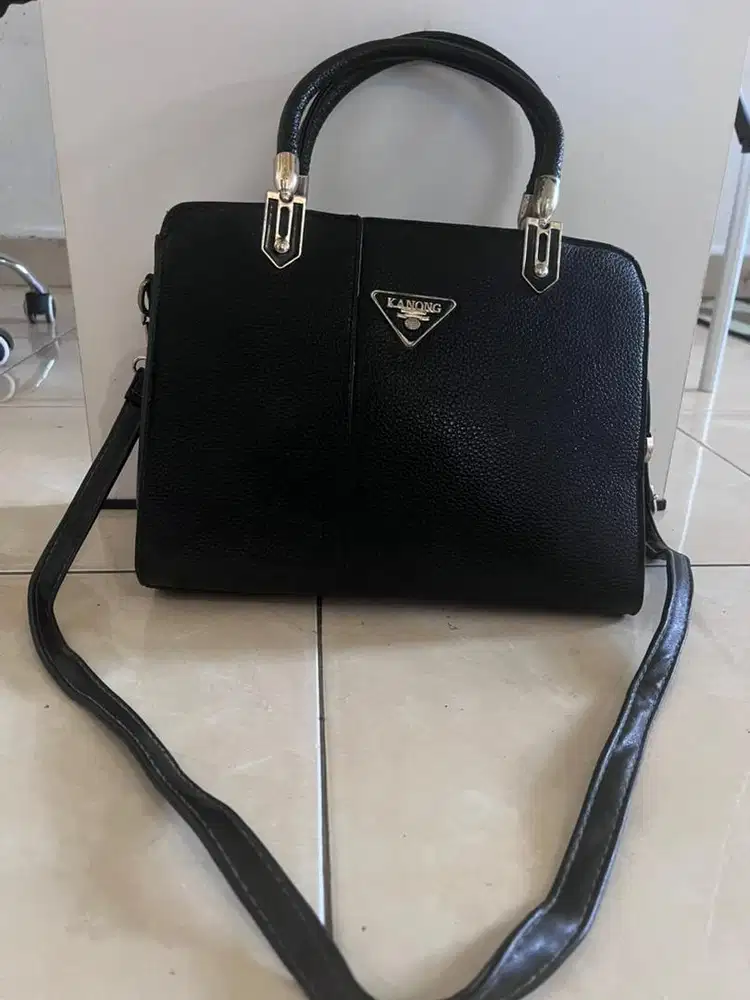 Tas wanita kulit asli