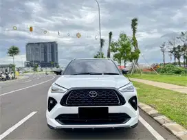 (KM 14 RIBU) Toyota Yaris Cross S GR Hybrid TSS Putih Two-tone 2023