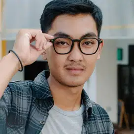 Gembull Umy - Kacamata Kotak Elegan Tangkai Motif Kayu - Narada 04