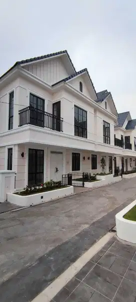 Jual Rugi Rumah 3 Lantai Double Decker di Lavon 2 Suvarna Cikupa