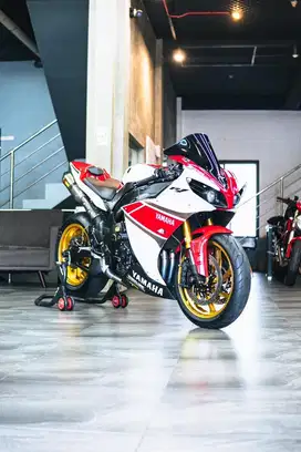 YAMAHA R1 SE 50th ANNIVERSARY 2011