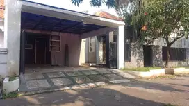 RUMAH WISMA MEDOKAN SELATAN DEKAT TAMAN