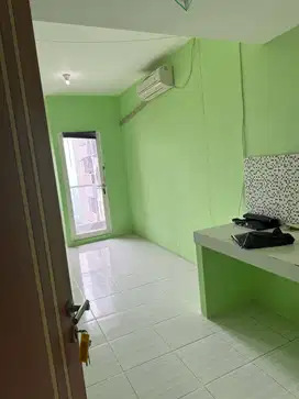 Puncak Dharmahusada 2BEdroom Kosongan Lantai Tinggi Dekat Galaxy Mall