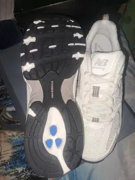Sepatu NB Running 530