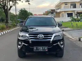 Toyota Fortuner SRZ 2.7 AT 2016 Hitam