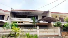 Dijual Rumah Dharmahusada Permai 2 Lantai Siap Huni dkt Galaxy Mall