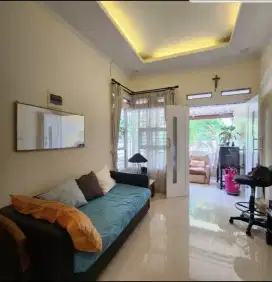 Jual Butuh!  Rumah Terawat Rapi dlm Cluster di BSD, View Taman di BSD