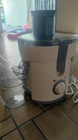 JUICER PHILIPS BARU SEKALI PAKAI.