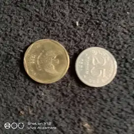 1keping koin 100rupiah tahun1998 dan 1 keping koin 25rupiah tahun 1971
