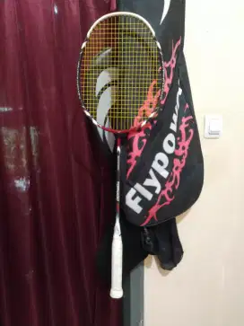 Raket badminton Flypower Tornado 900