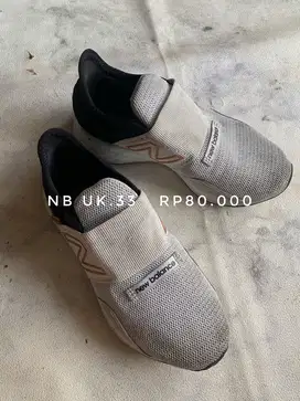 Sepatu New balance anak