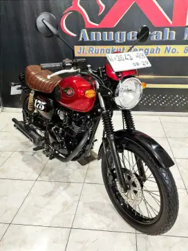 Kawasaki W175 Cafe series Th 2019 red candy mulus
