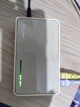 switch hub 8 port TP-LINK plus adaptor