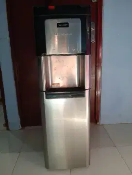 Dispenser galon bawah