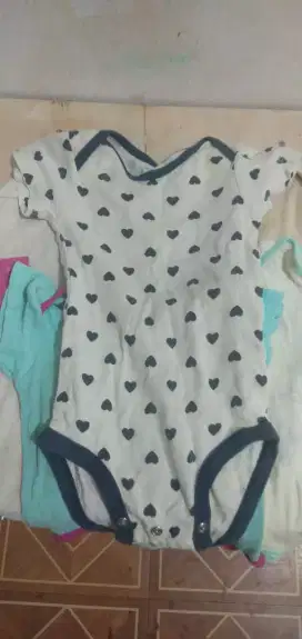 Baju jumper, topi dan kaos kaki/tangan