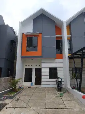 Rumah cluster 2 lantai siap huni