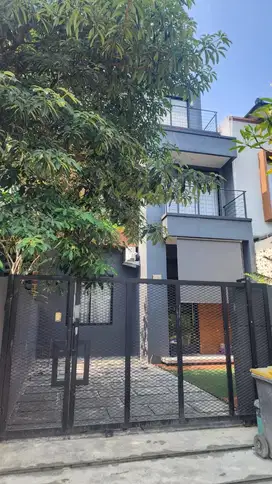 Rumah di Kencana Loka Bsd Serpong Tangerang selatan
